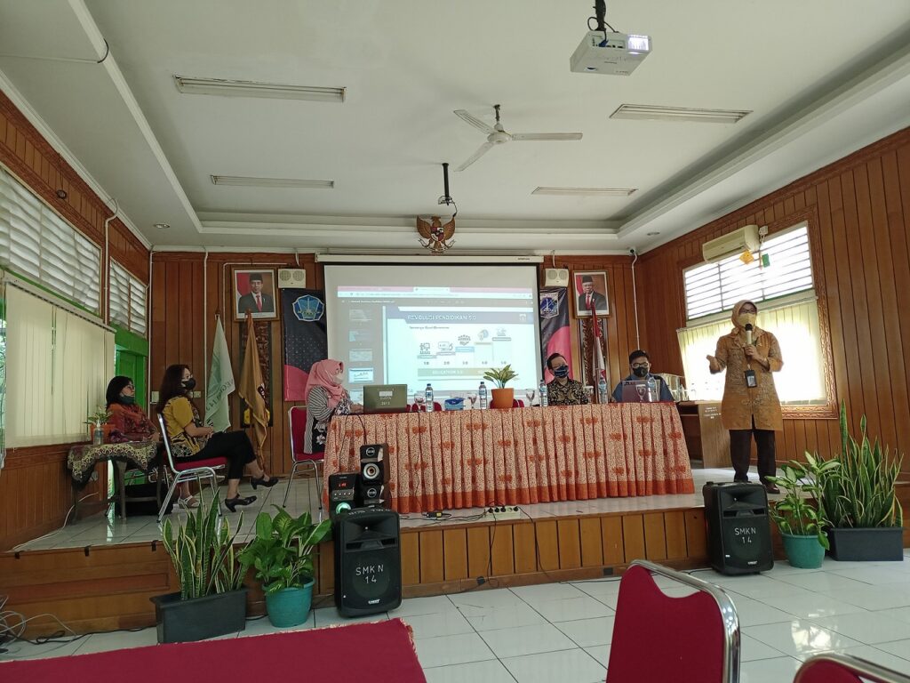 Sosisalisasi Tracer Study